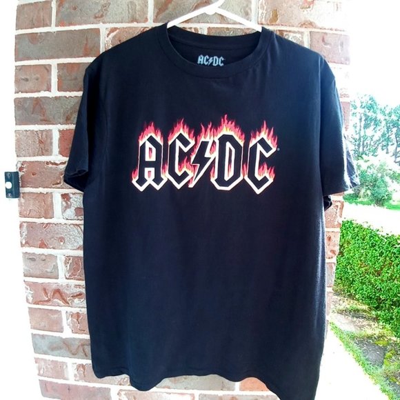 AC/DC Flames T-Shirt - Picture 1 of 6